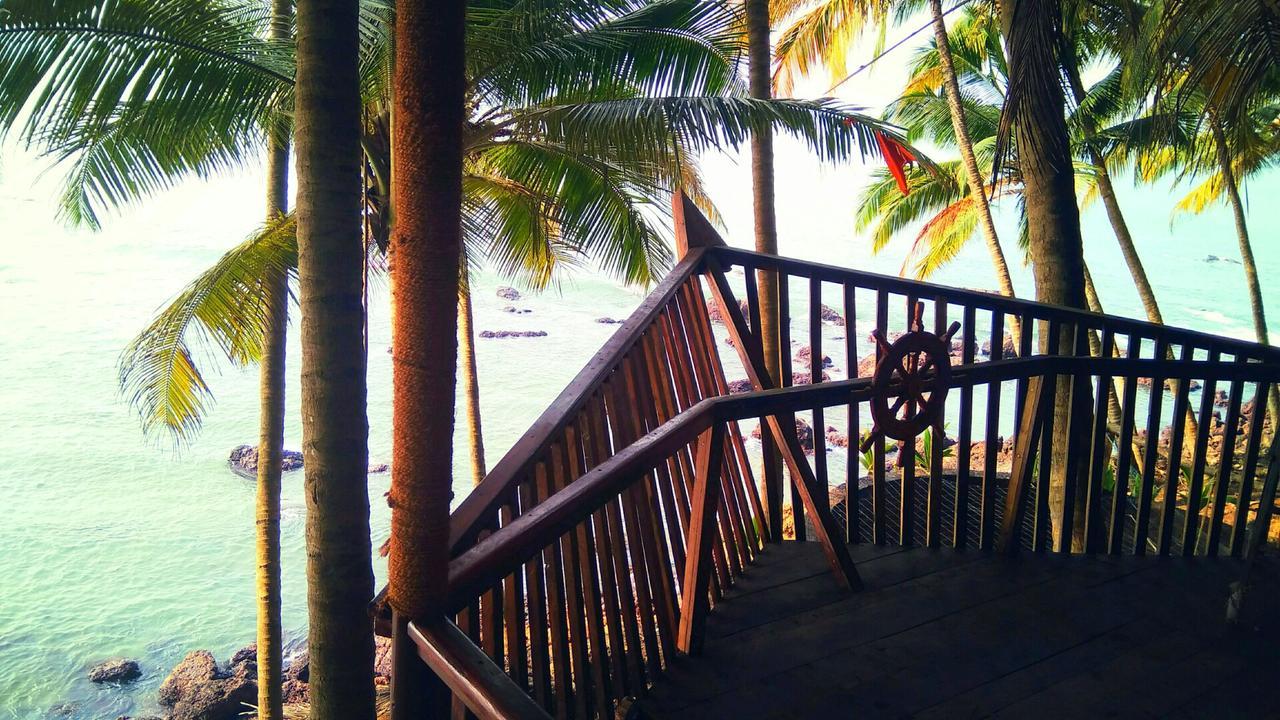 Belantara Beach Front Hotel Vengurla Esterno foto